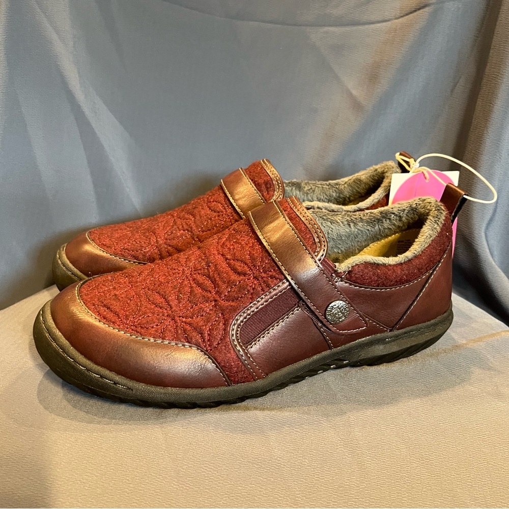 NWT JBU Tide Wool Casual Slip On Comfort Shoe 8W Burgundy *Podiatrist Approved